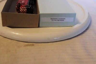 HO Scale Bachmann, Diesel Locomotive, CP Rail, Red, #5003 Knuckle Couplers - Image 1 of 4