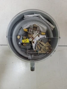 Dwyer Mercoid Pressure Switch, Brass Bourdon Tube, 10-200 PSI, DA-31-153-8 - Picture 1 of 9