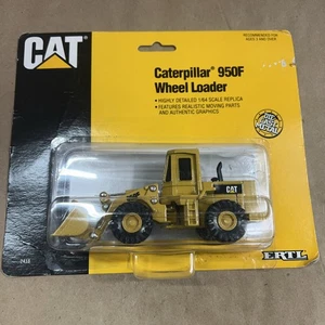 1990 ERTL CAT Caterpillar 950E Wheel Loader 1:64 Scale Diecast # 2418 - Picture 1 of 7