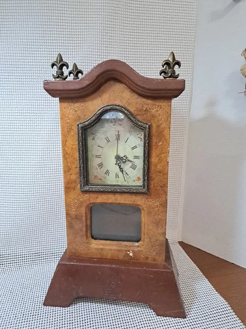Vintage Tianguan Mantle Clock Paris, Missing Pendulum & Needs Some Cosmetic Work Cover