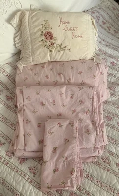 Simply Shabby Chic Floating Rose KING Sheet Set Pink Rachel Ashwell Read - Image 1 of 4