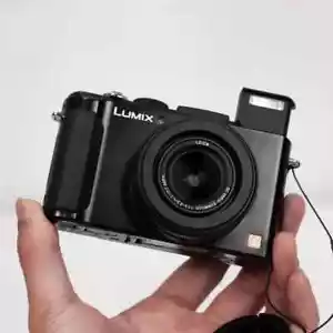 Panasonic LUMIX DMC-LX7 LX7 10.1 MP Digital Camera 3.8x Optical Zoom - 95% New - Picture 1 of 8