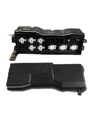 Fuse Relay Box With Cover for Isuzu NPR NPR-HD NQR NRR 1995-2007 8970631501 - Image 1 of 3