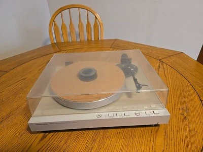 Tocadiscos Harman Kardon T55C Audiófilo Chasis Flotante Transmisión por Correa Hecho en Japón  Foto 1 de 4