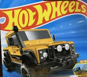 Hotwheels '15 Land Rover Defender Double Cab Yellow Yokohama HW Dirt 10/10 - Picture 1 of 7