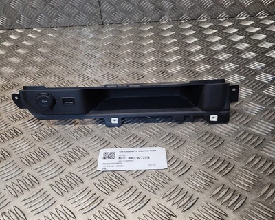 Embellecedor encendedor Peugeot Expert 2019-2024 12v Foto 1 de 4