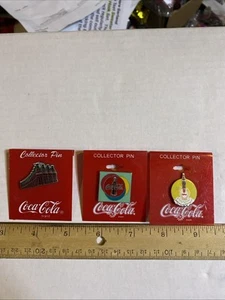 Coca Cola vintage, lotto di 3 spille, spille coca cola, bottiglie coca cola, look anni '70, spilla clown - Foto 1 di 4