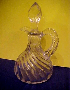 Pequeña jarra de vidrio transparente vintage con tapón 4 1/2 pulgadas - Imagen 1 de 5