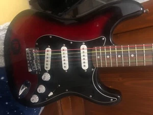 chitarra elettrica marca Faby simil Fender stratocaster ottima per principianti - Foto 1 di 4