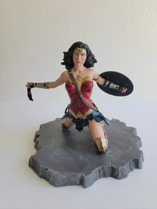 DC Justice League Wonder Woman  - Picture 1 of 8