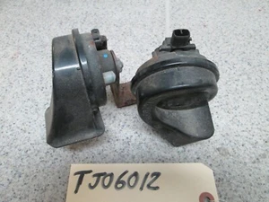 00 JEEP WRANGLER FACTORY HORN SET - HI/LOW TONE - Picture 1 of 2