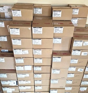 NEW Lenovo System x 01KR486 4XB7A08498 2.5" 3.84TB SATA 6G SFF Server SSD - Picture 1 of 2