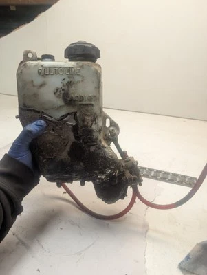 Jarra tanque de aceite Polaris 1999 Super Sport Trail RMK XCF XCFSP Trail SKS bomba de combustible Foto 1 de 4