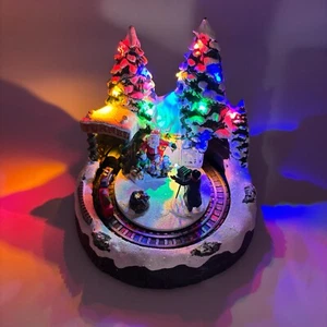 VTG Avon Christmas Village Moving Train & Photographer Light Up Musical Rare! - Picture 1 of 14