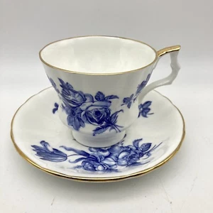 Taza de té y platillo Royal Windsor oro azul y blanco rosas florales doradas, Inglaterra - Imagen 1 de 15