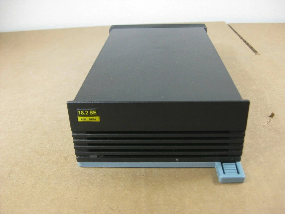 HP A5528A 18GB LP FWD SCSI (A5528A / A5286A) FACTORY HP - Image 1 of 2