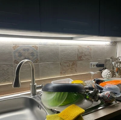 BARRA a LED SU MISURA MADE IN ITALY LUCE A SCELTA IDEALE per SOTTOPENSILE CUCINA - Immagine 1 di 4