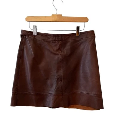 Minifalda de cuero Banana Republic marrón chocolate detalle de punto de látigo 6 Foto 1 de 4