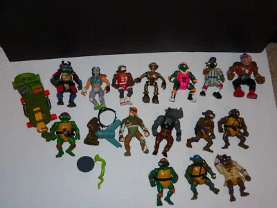 TMNT TEENAGE NINJA MUTANT TURTLES LARGE ACCESSORIES LOT VINTAGE ORIGINAL - Image 1 of 4