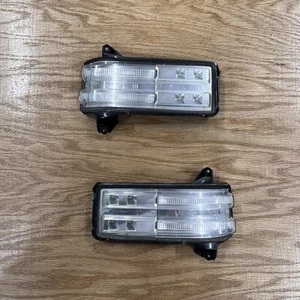 Luces marcadoras de espejo retrovisor de remolque GMC Sierra Chevy Silverado 1500 2019-2024 OEM - Imagen 1 de 2
