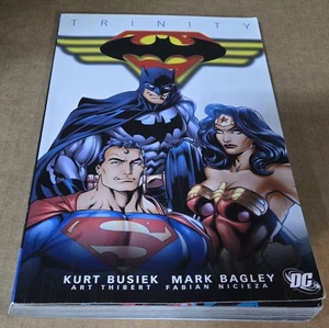 Trinity TPB vol. 2 DC Comics (2009) Batman, Superman, Wonder Woman - Imagen 1 de 5