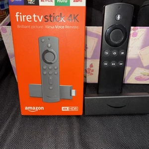 Fire Tv Stick 4K Control remoto y Fire Stick solamente - Imagen 1 de 4