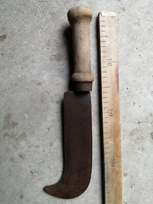 OUTIL ANCIEN SERPE SERPETTE en fer forgé estampillé CB - Photo 1/4