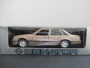 1:24 Gama Die Cast Opel Senator nuevo en embalaje original - Imagen 1 de 1