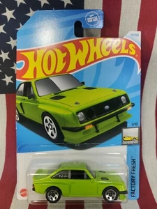 Ford Escort RS2000 2024 Hot Wheels #23 nuevo de fábrica 1/10 verde con cromo 5 radios - Imagen 1 de 1