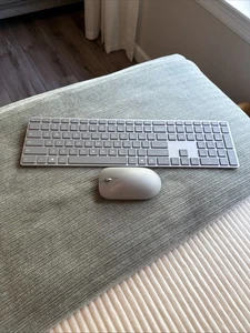 Microsoft Surface Bluetooth Keyboard And Mouse Microsoft Good - Picture 1 of 24
