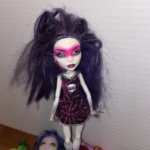 Monster High Spectra Puppe Ghouls Night Out Spectra Vondergeist lila Haare #e9 - Bild 1 von 9