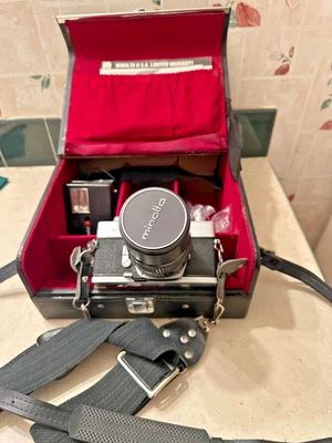 Minolta SRT 101 35mm SLR Film Camera case and flash unit - Image 1 of 4