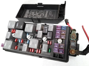 20779919_01 Pontiac 2009 2010 G6 caja de fusibles bahía de motor debajo del capó OEM G86 - Imagen 1 de 18