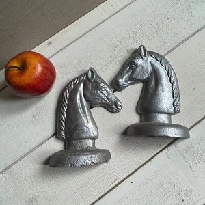 Cabezas de caballo de ajedrez vintage de 6" para casa extremos de libro de aluminio fundido - Imagen 1 de 5