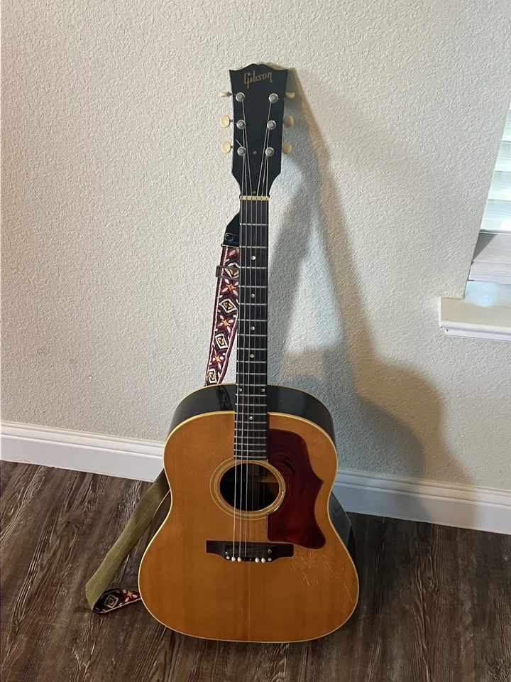 Vintage 1966 Gibson J-50 acoustic guitar w/case - Image 1 of 4