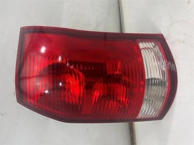 Conjunto de luz trasera derecha usado se adapta a: Saturn Vue 2004 grado derecho A Foto 1 de 4