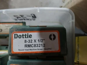 Dottie RMC83212 8/32 x 1/2" Slotted/Phillips Round Head Machine Screws 100 pcs - Picture 1 of 1