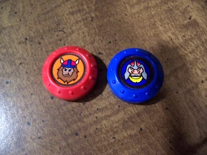 1983 Crossbows and Catapults Lakeside (1) Red & (1) Blue Carom Discs - Picture 1 of 2