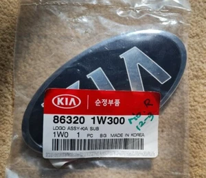 KIA Genuine Rear EMBLEM RIO 2012~2013 SYDNEY STOCK - Picture 1 of 3