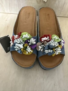 New Spring Step Wedge Sandals Women's Blue Leather Flowered Comfort - Size 8 - Picture 1 of 6