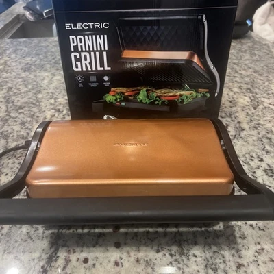 Parrilla de prensa eléctrica Ovente Panini con cepillo antiadherente de placa de 2 rebanadas GP0620BR  Foto 1 de 3