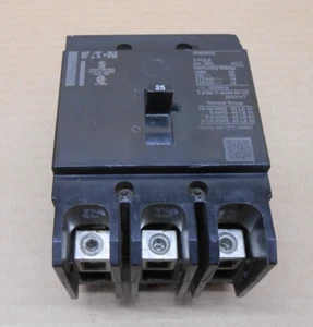 1 NEW EATON GHB GHB3025 CIRCUIT BREAKER 25A 25 AMP 3P 3 POLE 480VAC - Picture 1 of 7