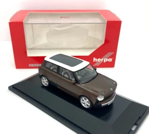 GC4660 HERPA / NEW TRABANT NT CONCEPT BLANC / MARRON 1/43 - Bild 1 von 4