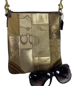 #Auth. COACH F40970 Brown/Gold Metallic Signature Patchwork Swingpack Crossbody - Picture 1 of 9