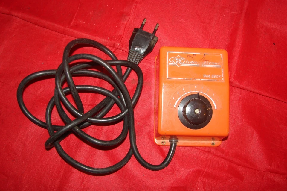 ROCO HO N O TRANSFORMER 09001 ALTERNATING CONTINUOUS ELECTRIC TRAIN - Image 1 of 1