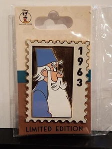 Disney DEC Merlín Hero Perfil Sello Postal LE 250 Pin Espada en la Piedra - Imagen 1 de 1