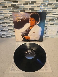 MICHAEL JACKSON THRILLER - RARE BACK COVER ERROR VINYL RECORD QE 38112 1st PRESS - Picture 1 of 24
