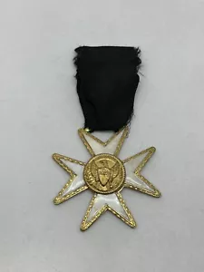 Antique The Henderson Ames E Pluribus Unum Masonic Knight Templar Medal Pin - Picture 1 of 8