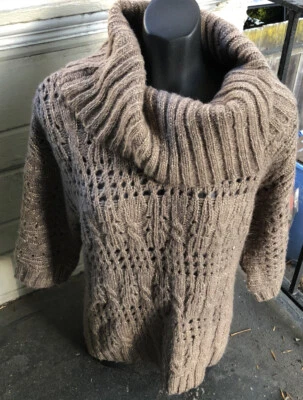 Women’s WILLI SMITH Brown Turtle Neck Sweater w/Gold colored thread, size Small - Image 1 of 4