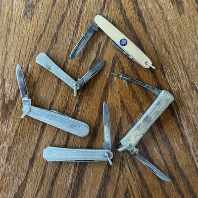 5 navajas antiguas vintage lote de cuchillos plegables pequeños adornados Tonos dorados/plateados Foto 1 de 4